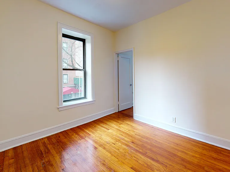 243 E 38th St #2B — Photo 3