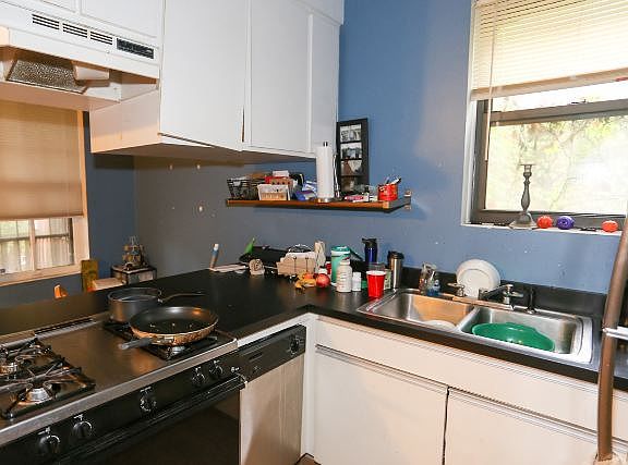 3rd image of 2312 N Oakley Ave #1