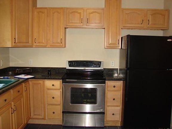 5th image of 109 Galveston St