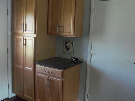 3rd image of 697A Plymouth Dr #100A