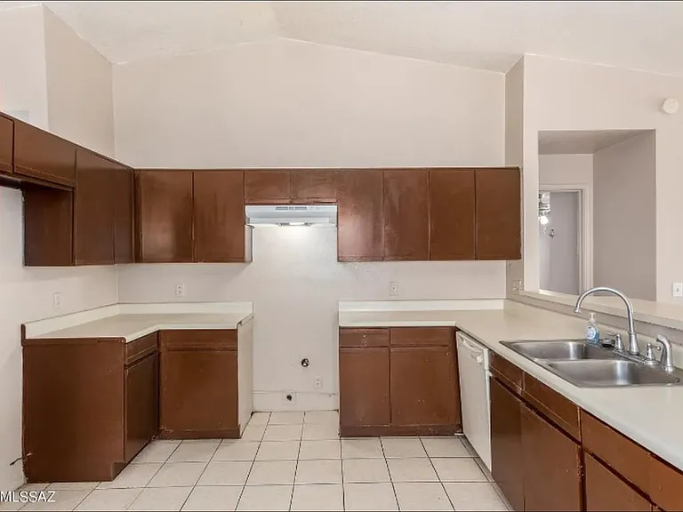 1940 W Chardonnay Dr — Photo 18