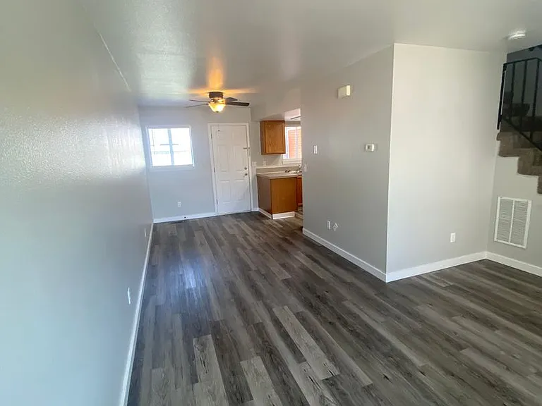1207 S Ivy St — Photo 7