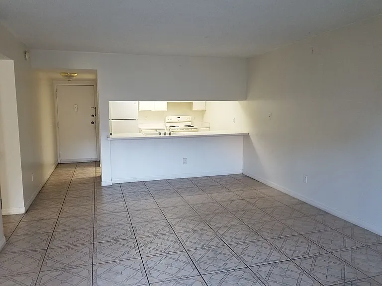 5820 N Church Ave #310 — Photo 3
