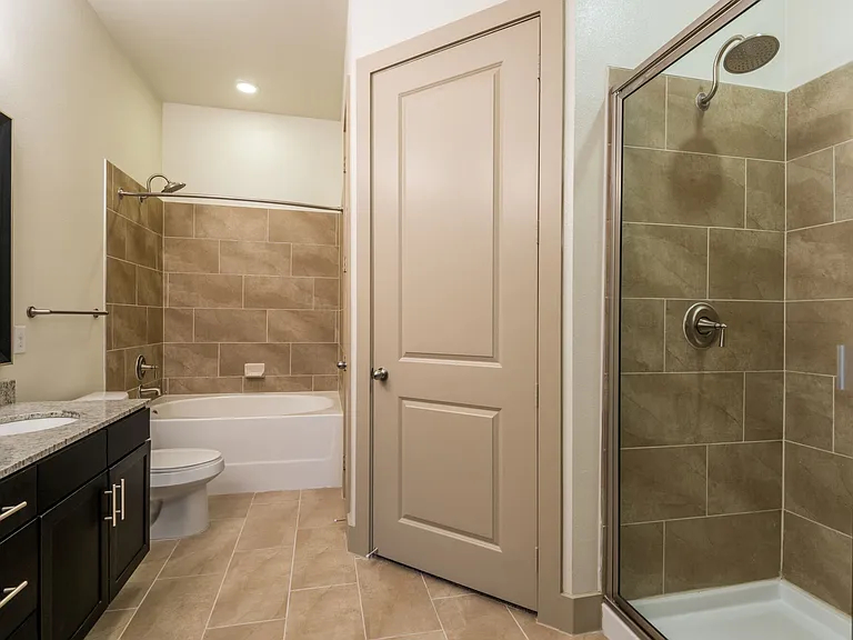 2626 Fountain View — Photo 4