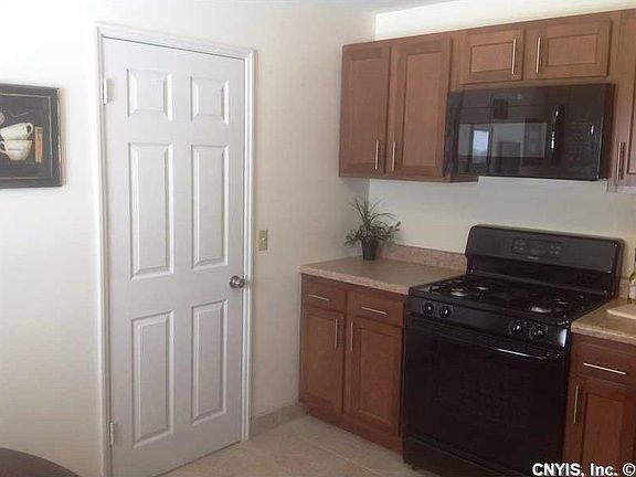 5th image of 209 Camillus Dr