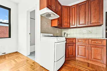 Rented by Brownstone Property Group