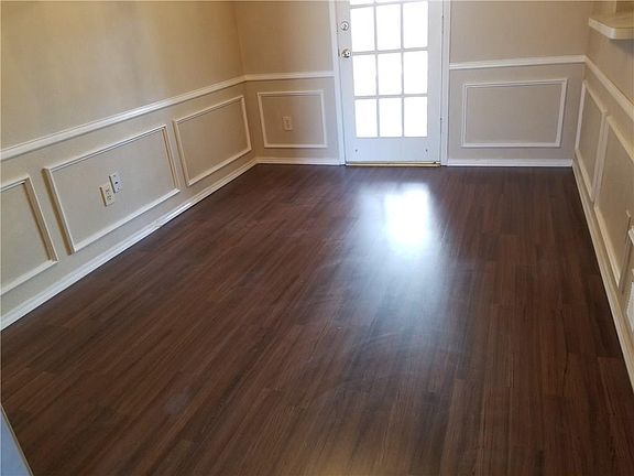 3rd image of 3215 Abbie St