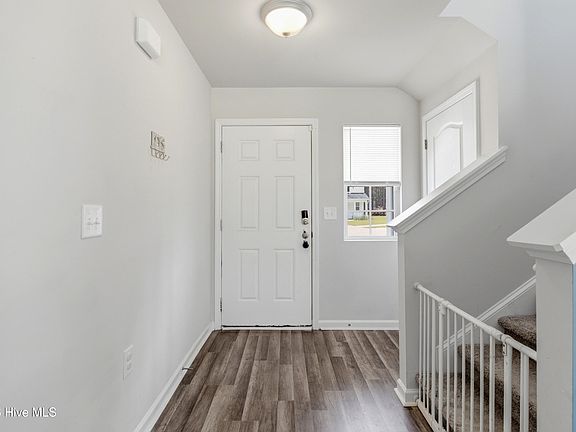 4th image of 175 Desert Orchid Circle
