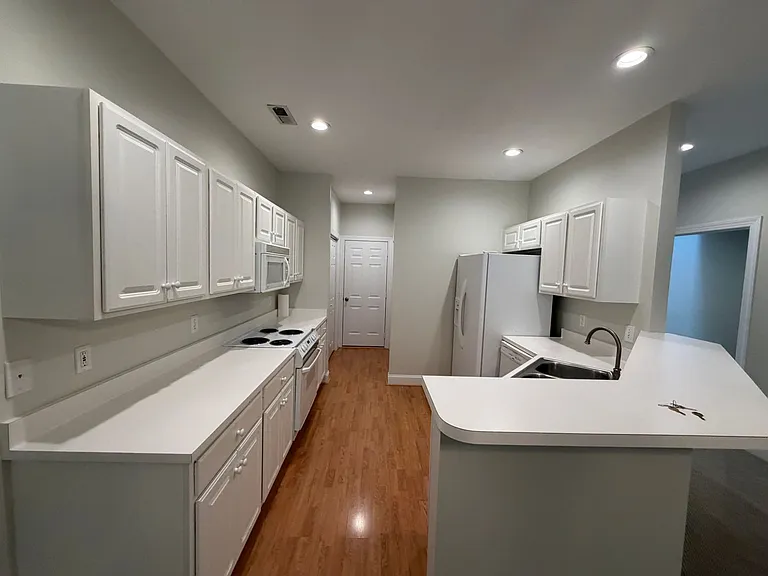 7759 Marymount Dr — Photo 5