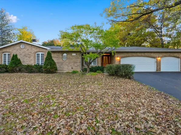 821 Killarney Pass Cir, Mundelein, IL 60060