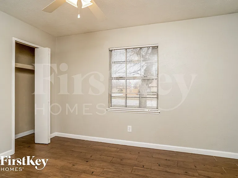 7000 Wildbriar Ct E — Photo 10