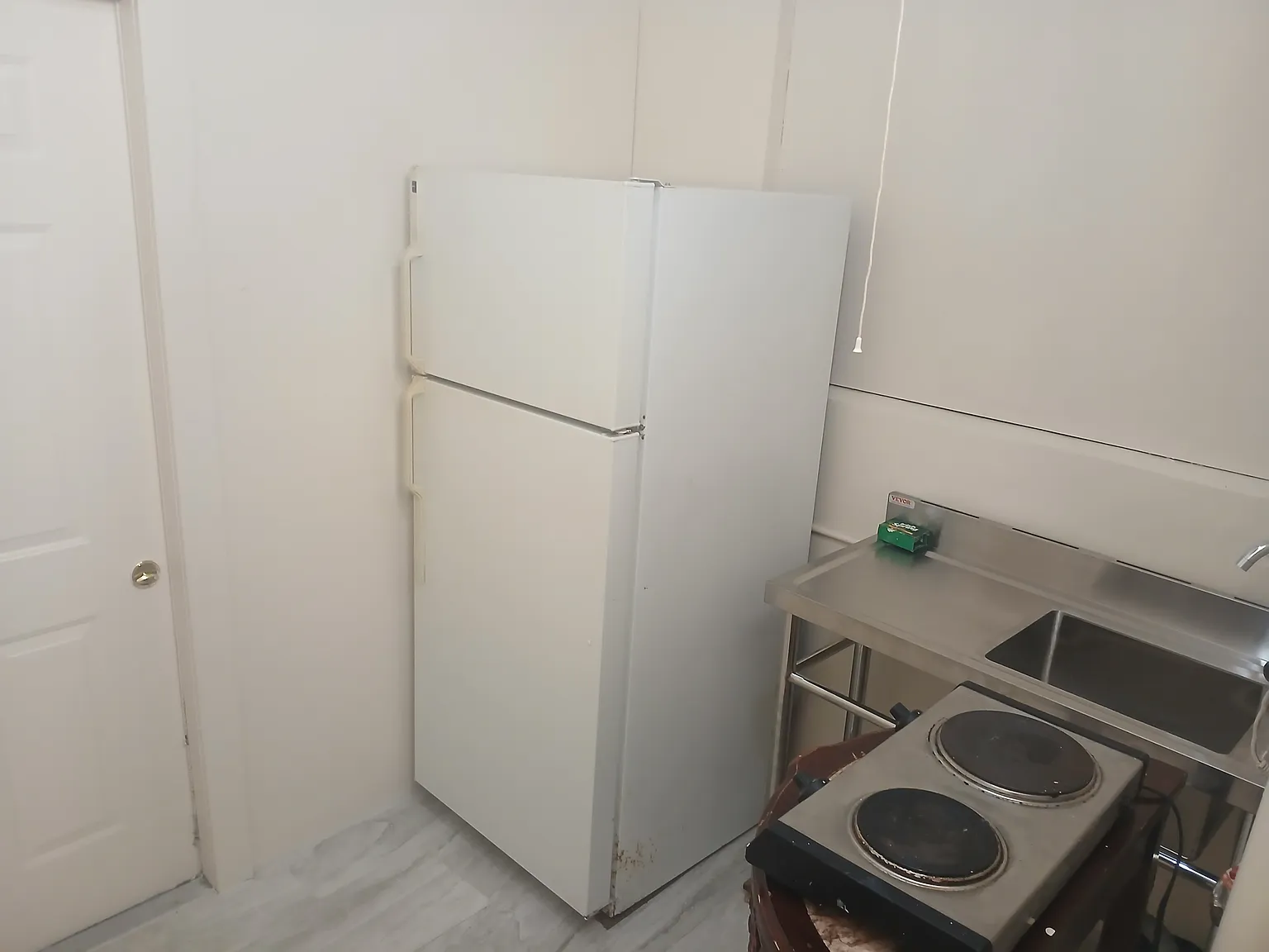 1 bed, 425 sqft, $1,050 — Photo 2