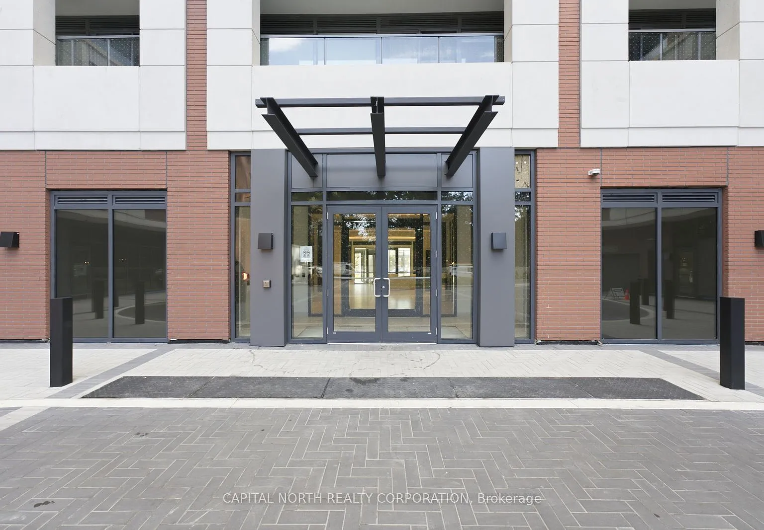 Nottinghill Condominiums — Photo 2