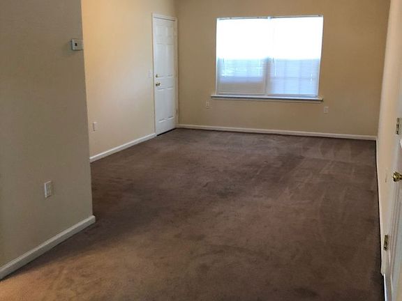 3rd image of 3492 Linden St #1