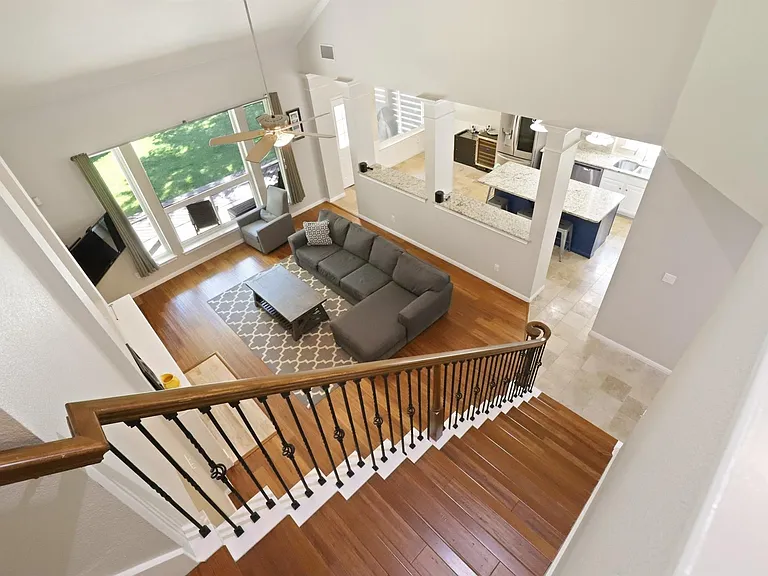 18121 Whitewater Cv — Photo 31