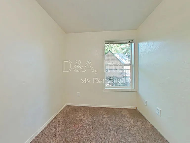 432 NW 15th St — Photo 6