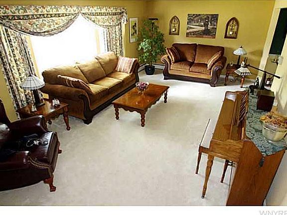 5th image of 56 Robin Hill Dr
