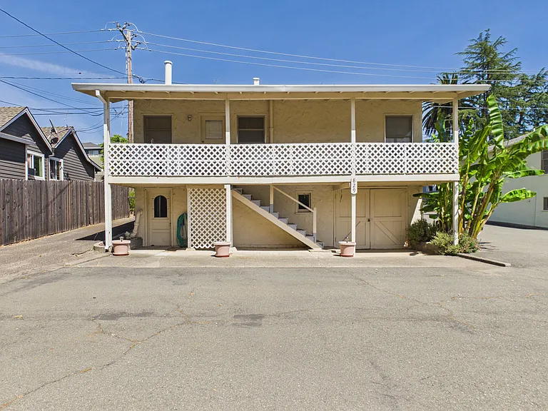 829 Healdsburg Ave — Photo 11