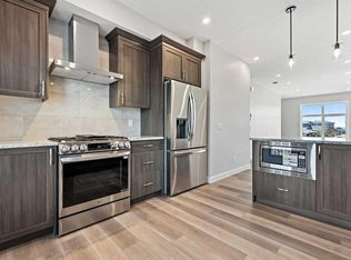 611 S Mahogany Rd SE, Calgary, AB T3M 3K9