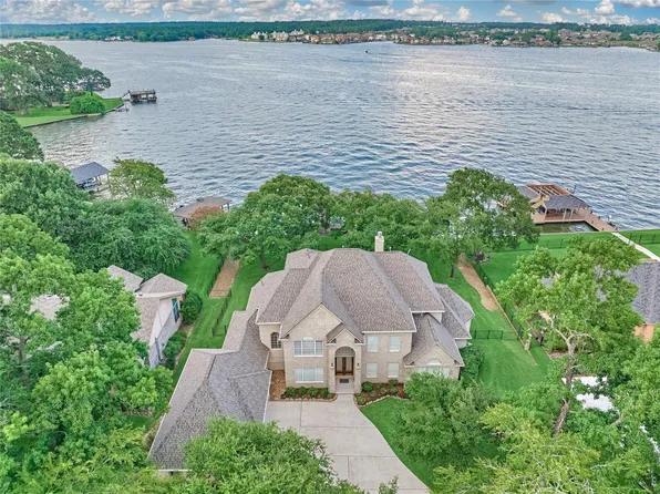 9370 Escondido Dr, Willis, TX 77318