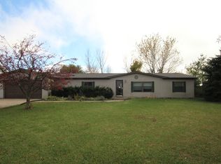 1820 N 4253rd Rd, Leland, IL 60531