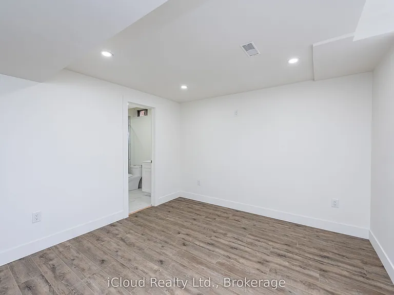 899 Boyer Blvd #LOWER LEVEL — Photo 14