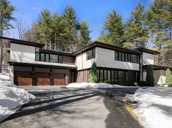 11 Winthrop Cir, Weston, MA 02493