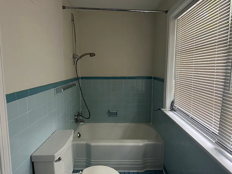 1115 Woodburn Rd — Photo 8