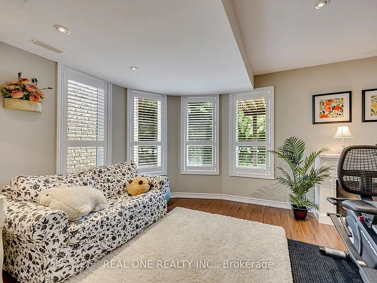 1126 Woodington Ln — Photo 40