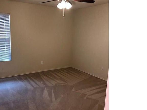 3rd image of 816 Moss Glen Trl
