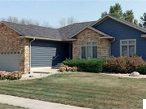 1797 S Rhode Island Ct, Mason City, IA 50401