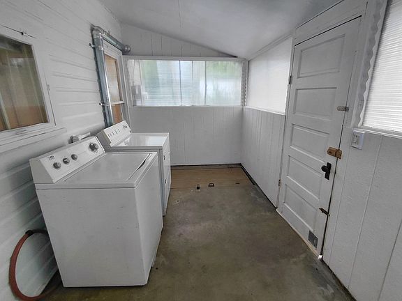 3rd image of 1917 S Fox St