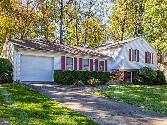 2nd image of 14589 Woodland Ridge Dr