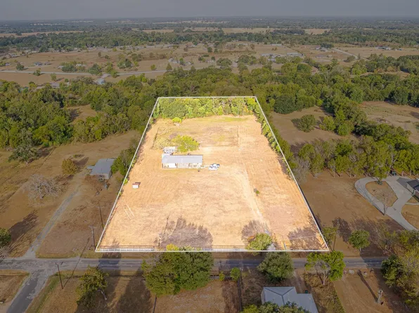 1313 Greenbriar Rd, Madisonville, TX 77864