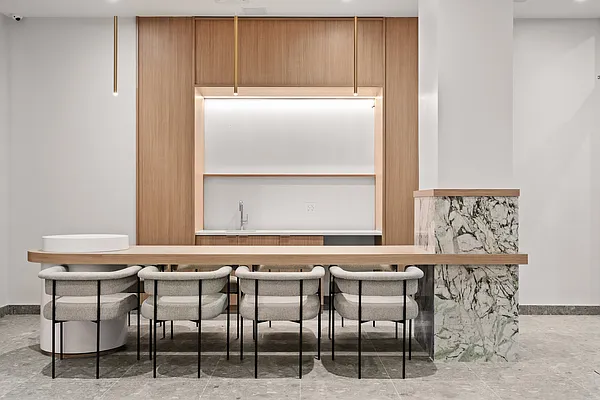 Rented by Nooklyn NYC LLC | media 52