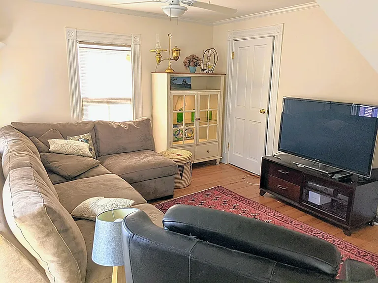 11 Pitman St #2 — Photo 6