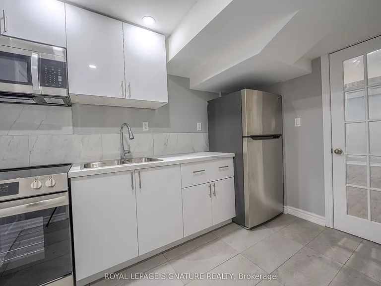 2111 Lynn Heights Dr #LOWER — Photo 7