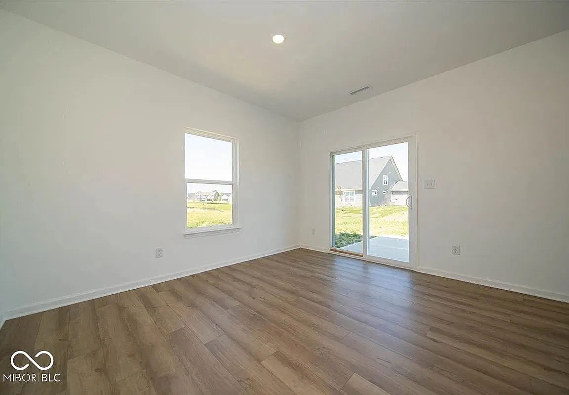 5 bed, 3102 sqft, $2,750 — Photo 3