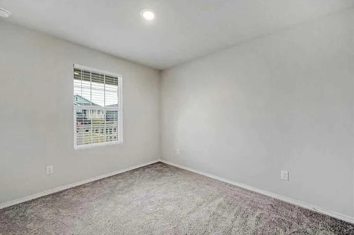2808 Rosefinch — Photo 8