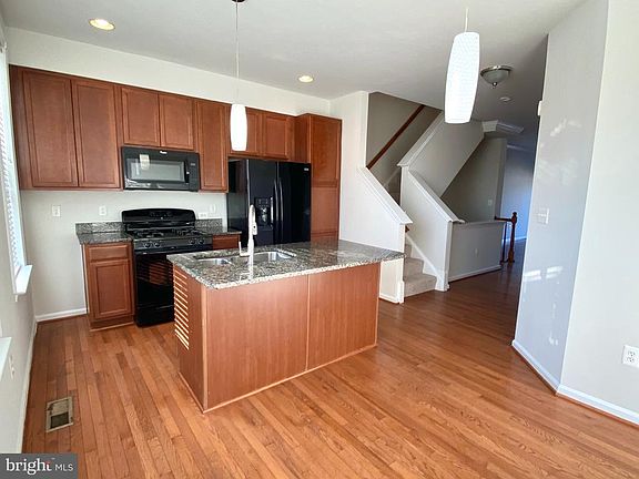 3rd image of 2849 Chinkapin Oak Ln