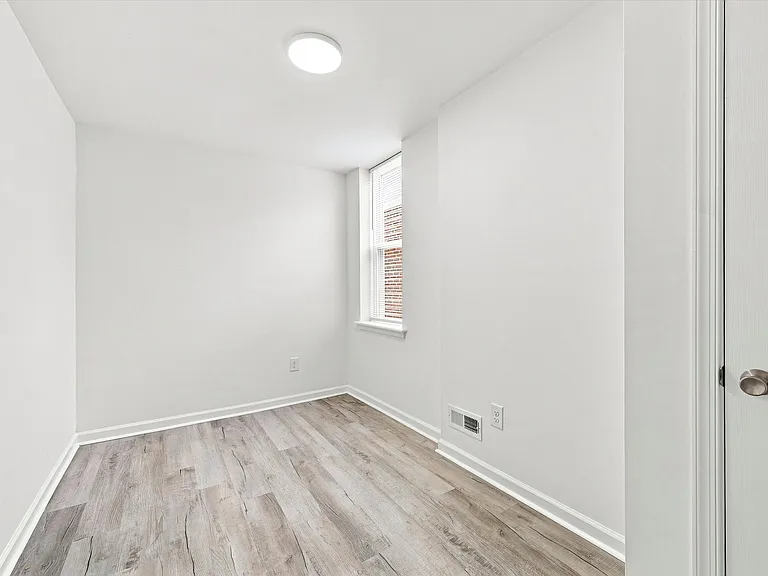 613 N 56th St — Photo 10