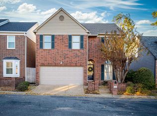 30 Foxcroft Village Dr, Little Rock, AR 72227