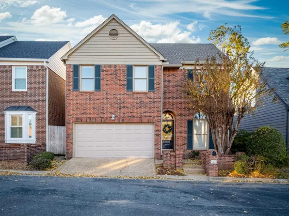 30 Foxcroft Village Dr, Little Rock, AR 72227