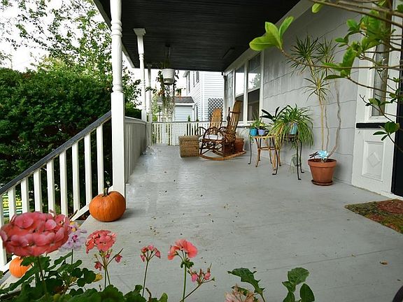 3rd image of 1601 Olivewood Ave