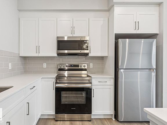 3rd image of 1304 Rutherford Rd SW #79