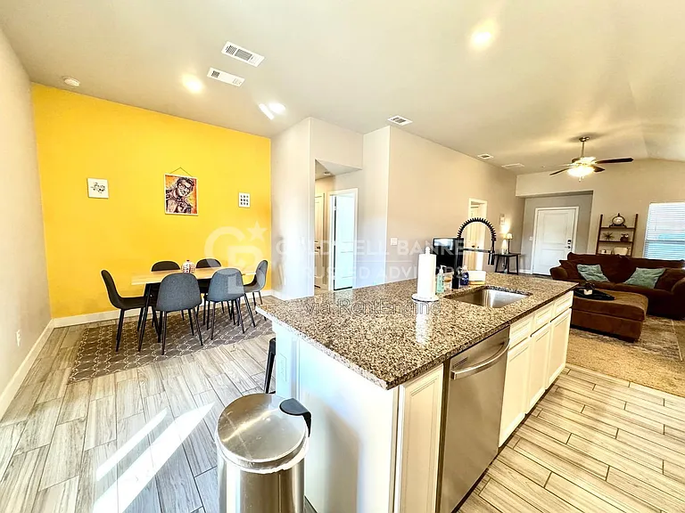 3108 Urbana Ave — Photo 12