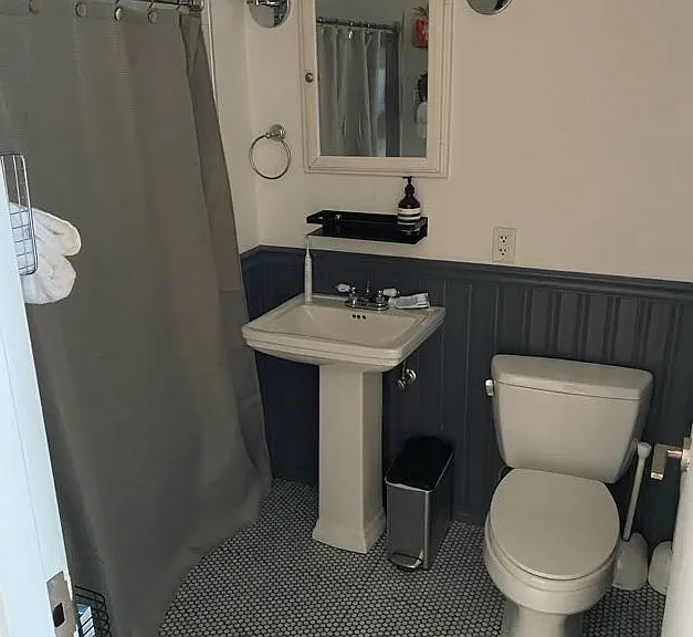 300 Graham Ave #2F — Photo 12