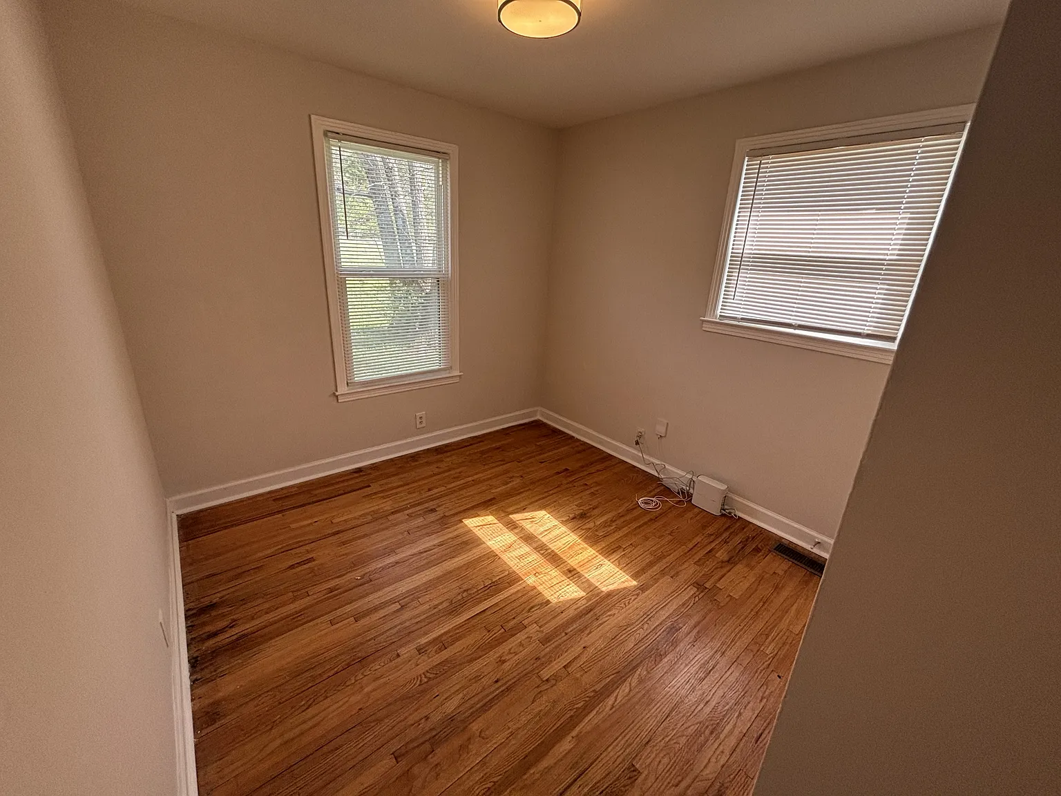 2718 Oakwood Avenue - 1 — Photo 4
