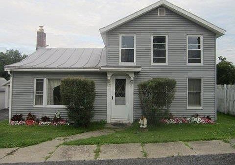 2nd image of 102 Cumpston St