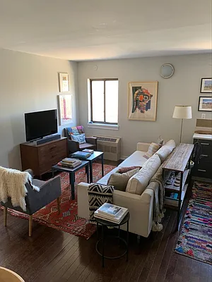 Rented by REAL New York | media 18